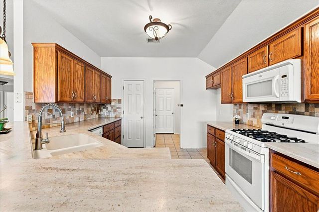 549 NE 23rd Street, Newcastle, OK 73065