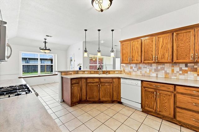 549 NE 23rd Street, Newcastle, OK 73065