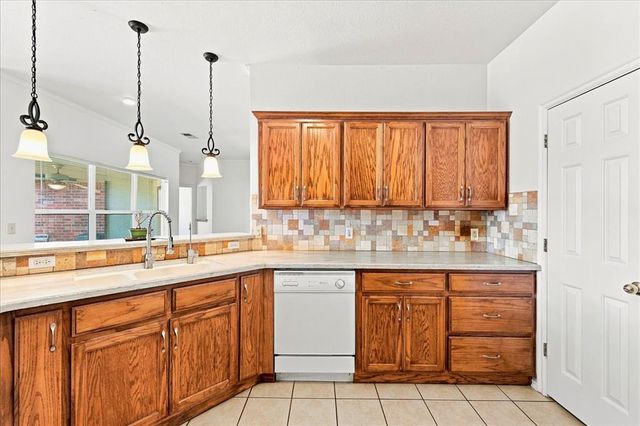 549 NE 23rd Street, Newcastle, OK 73065
