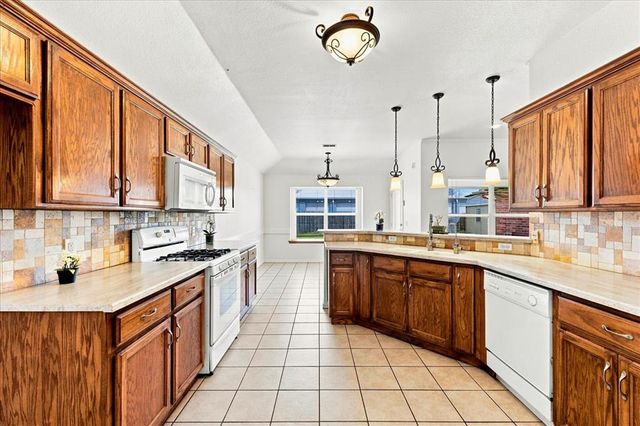 549 NE 23rd Street, Newcastle, OK 73065