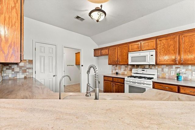 549 NE 23rd Street, Newcastle, OK 73065