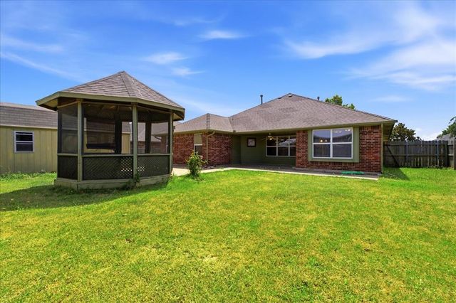 549 NE 23rd Street, Newcastle, OK 73065