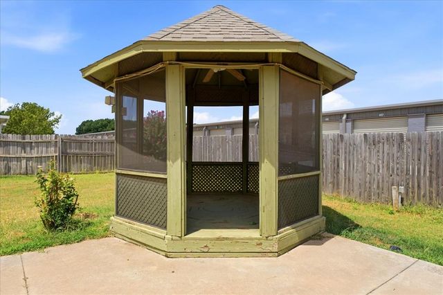 549 NE 23rd Street, Newcastle, OK 73065