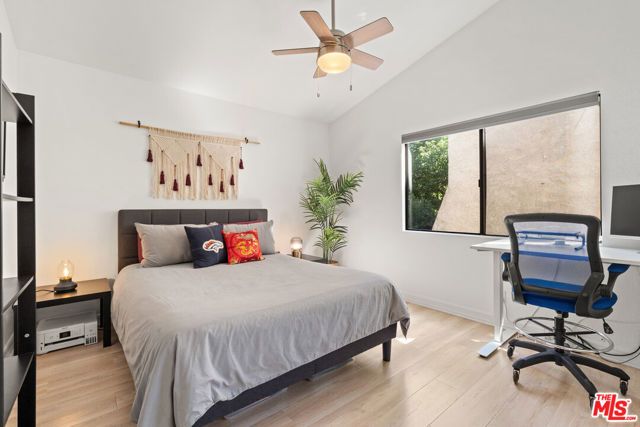 350 Burchett Street 101, Glendale, CA 91203