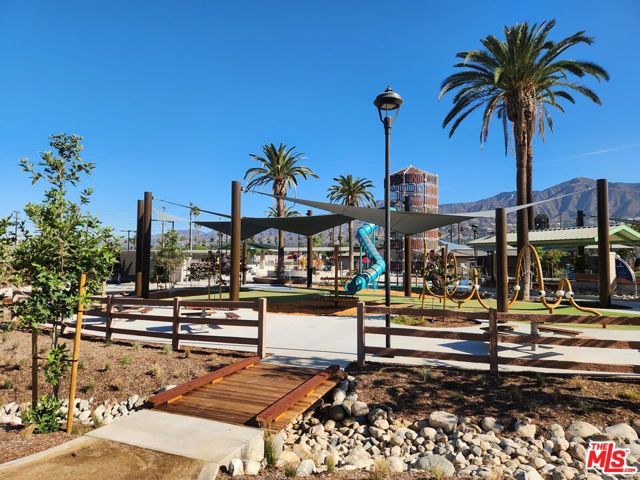 350 Burchett Street 101, Glendale, CA 91203