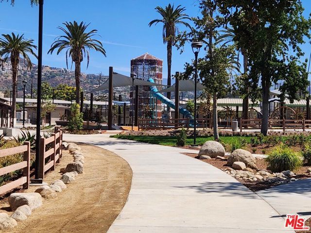 350 Burchett Street 101, Glendale, CA 91203