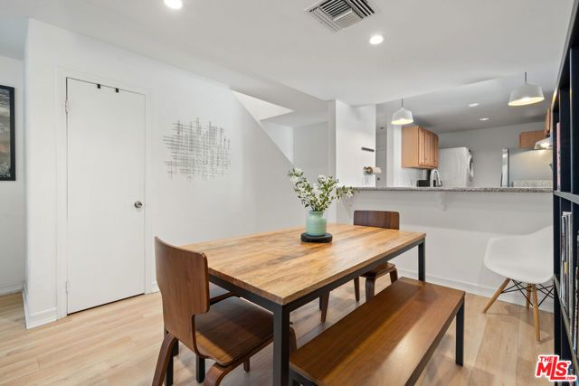 350 Burchett Street 101, Glendale, CA 91203