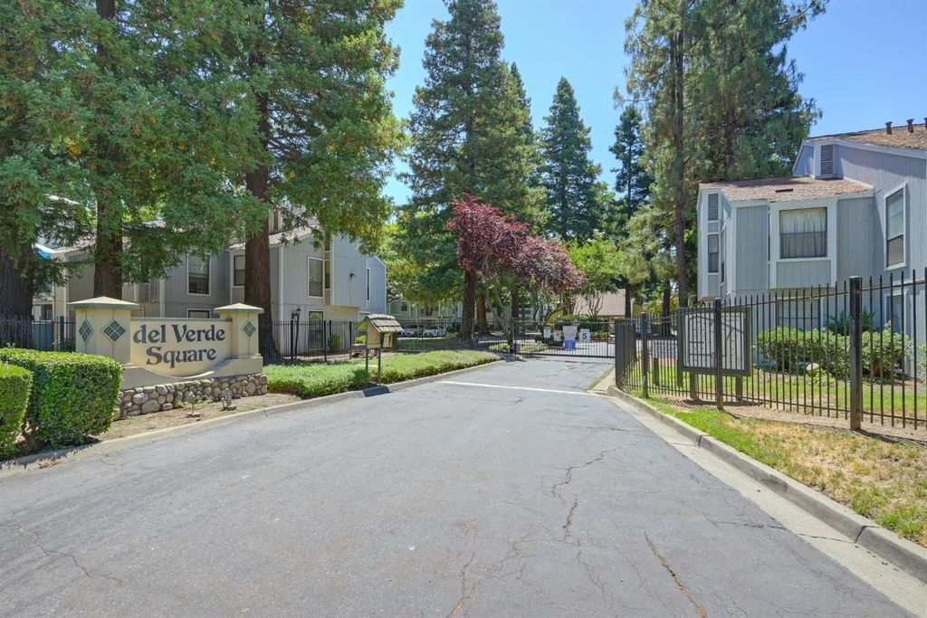 100 Del Verde Cir #4, Sacramento, CA 95833