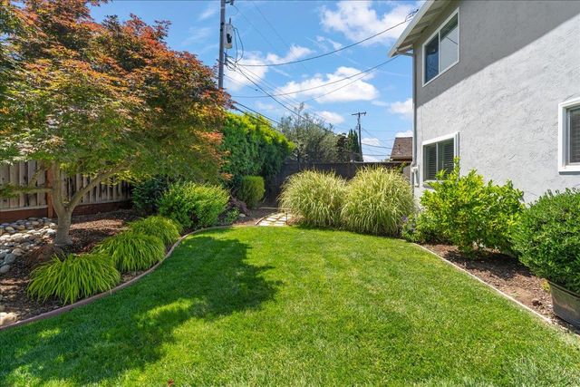 948 Meadowood Drive, San Jose, CA 95120