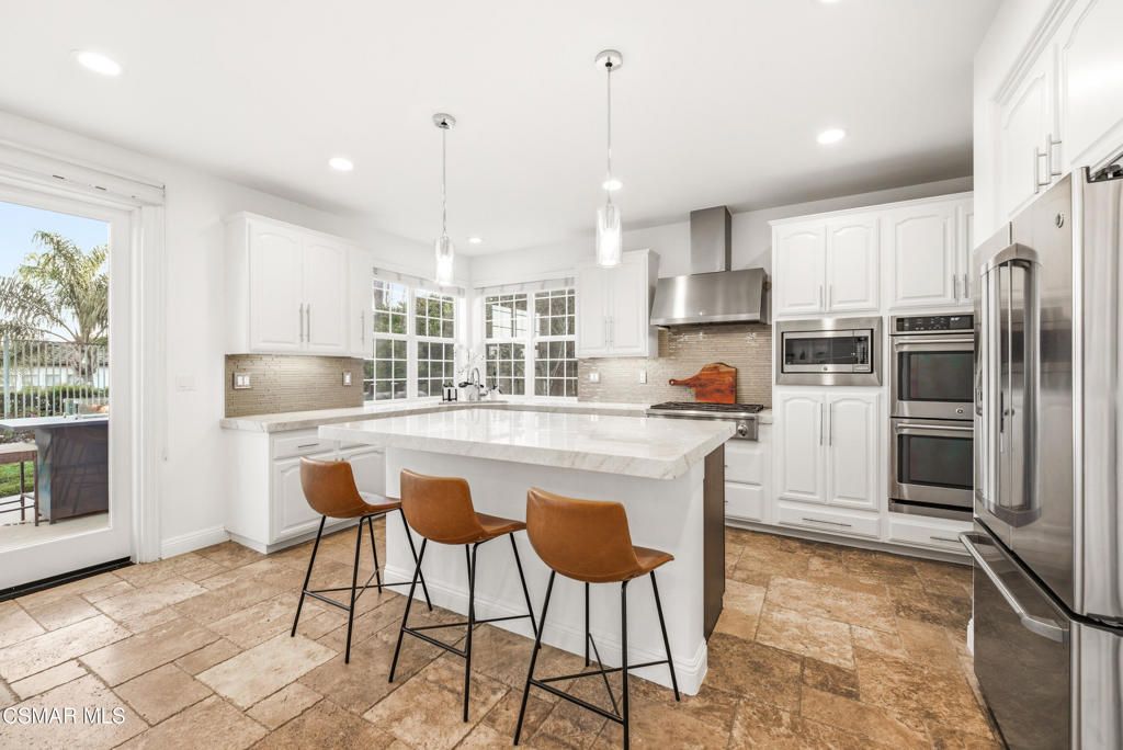 Image 14 of property listing at 2424 Springbrook Street, Thousand Oaks, CA 91362