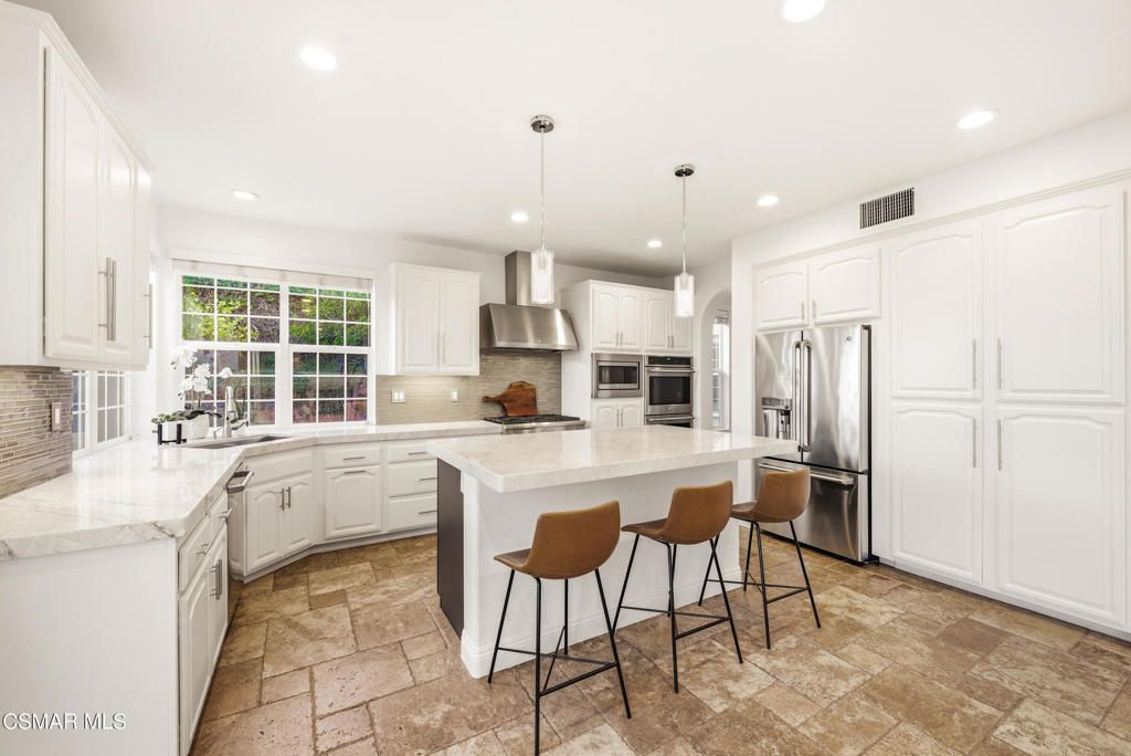 Image 20 of property listing at 2424 Springbrook Street, Thousand Oaks, CA 91362