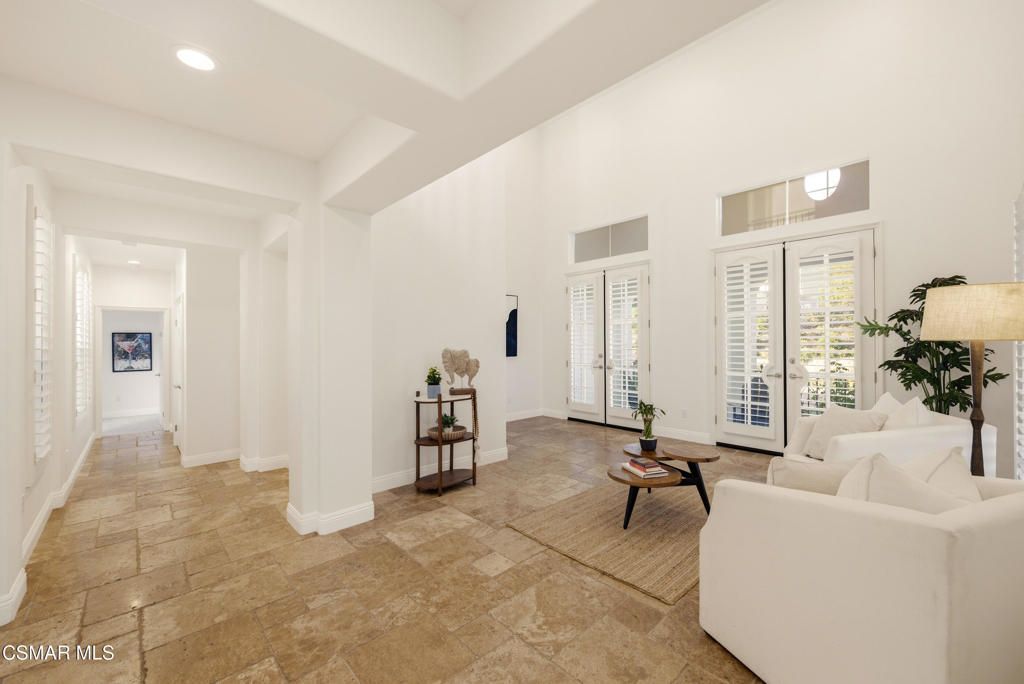 Image 7 of property listing at 2424 Springbrook Street, Thousand Oaks, CA 91362