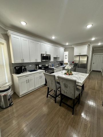 6807 S Calumet Avenue 1, Chicago, IL 60637