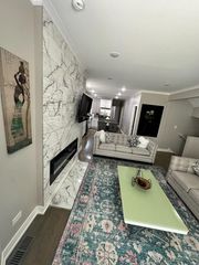 6807 S Calumet Avenue 1, Chicago, IL 60637