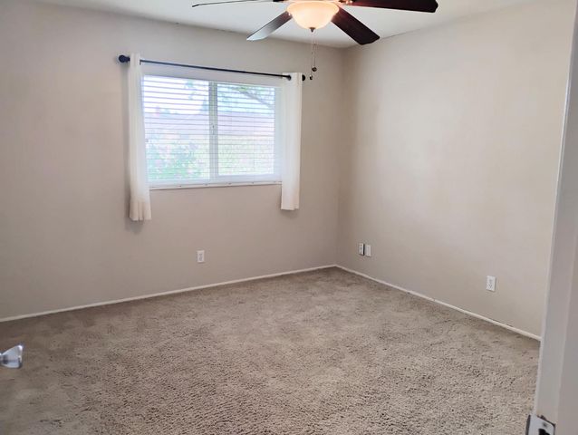 976 E Minarets Avenue, Fresno, CA 93720