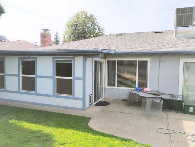 976 E Minarets Avenue, Fresno, CA 93720