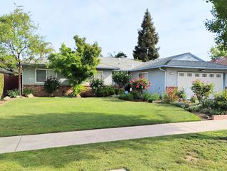 976 E Minarets Avenue, Fresno, CA 93720