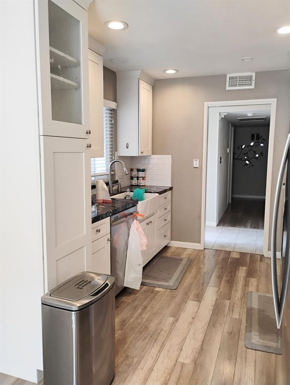 Image 10 of property listing at 976 E Minarets Avenue, Fresno, CA 93720