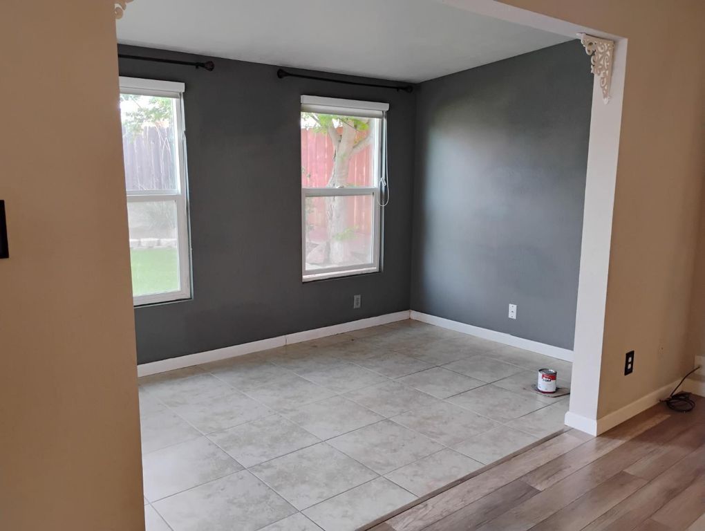 Image 5 of property listing at 976 E Minarets Avenue, Fresno, CA 93720