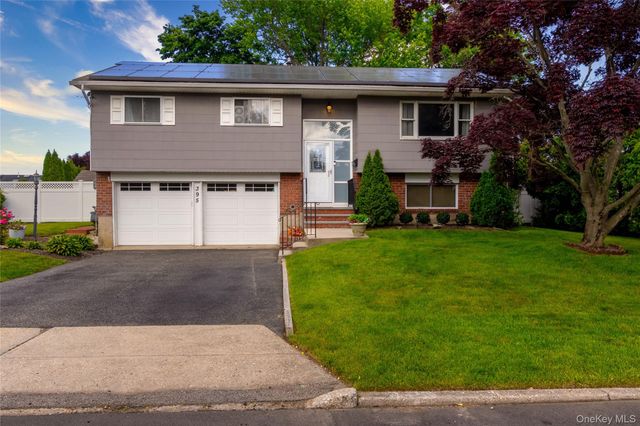 395 Saldane Avenue, North Babylon, NY 11703