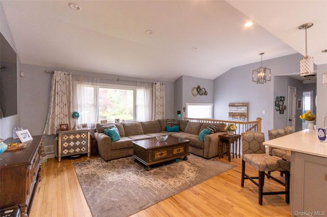 395 Saldane Avenue, North Babylon, NY 11703