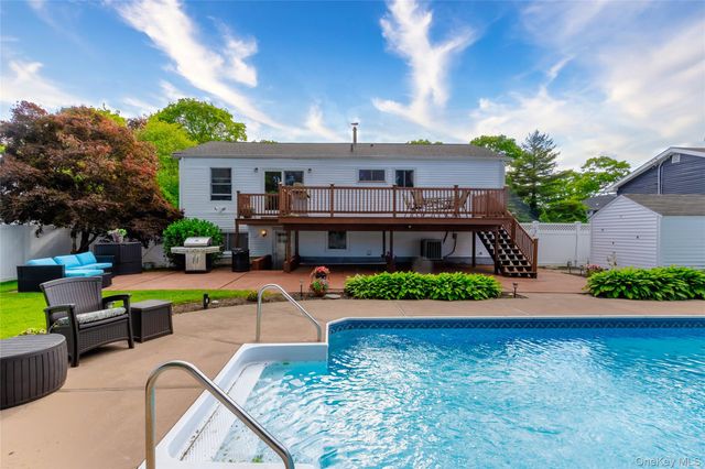 395 Saldane Avenue, North Babylon, NY 11703