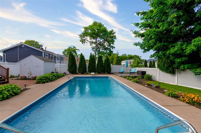 395 Saldane Avenue, North Babylon, NY 11703