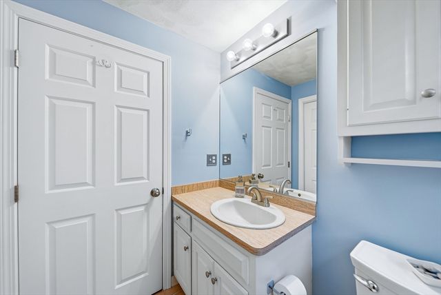 35 Buena Vista Dr, Attleboro, MA 02703