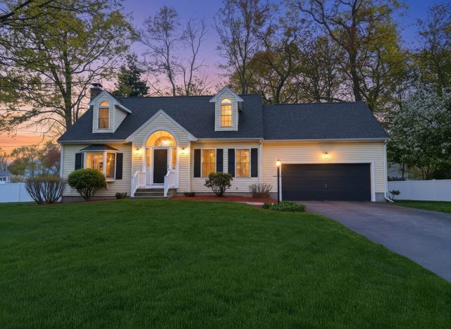 35 Buena Vista Dr, Attleboro, MA 02703
