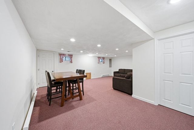35 Buena Vista Dr, Attleboro, MA 02703