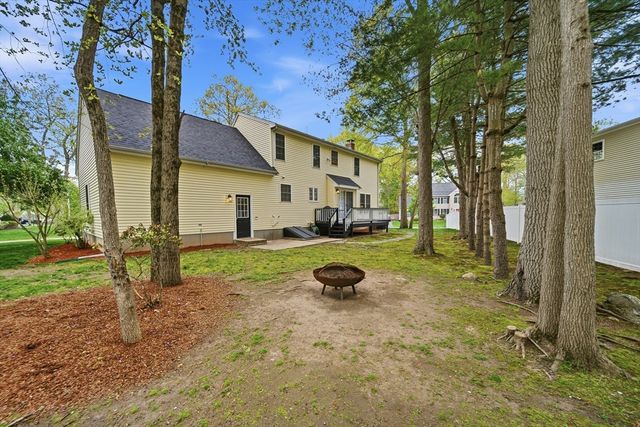 35 Buena Vista Dr, Attleboro, MA 02703