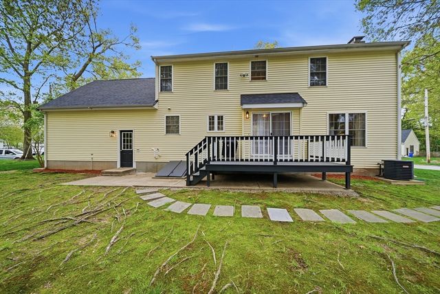 35 Buena Vista Dr, Attleboro, MA 02703