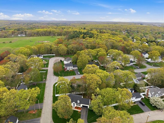 35 Buena Vista Dr, Attleboro, MA 02703