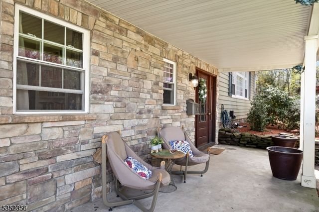 16 Baldwin Ter, Wayne Twp., NJ 07470