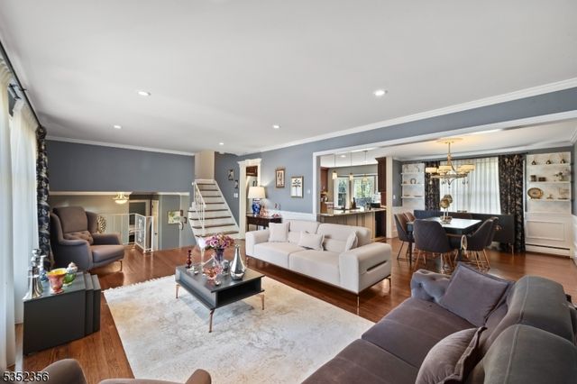 16 Baldwin Ter, Wayne Twp., NJ 07470