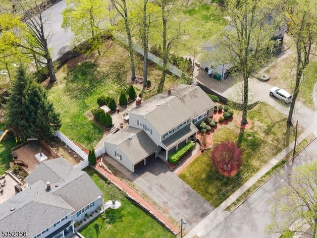 16 Baldwin Ter, Wayne Twp., NJ 07470