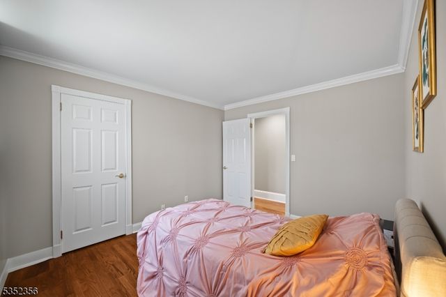 16 Baldwin Ter, Wayne Twp., NJ 07470