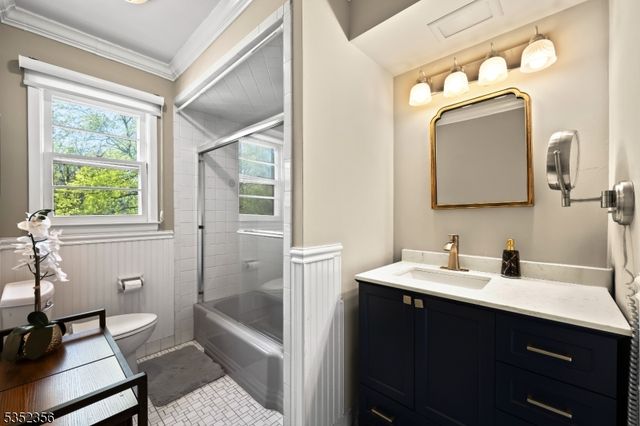 16 Baldwin Ter, Wayne Twp., NJ 07470