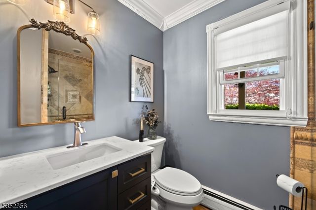 16 Baldwin Ter, Wayne Twp., NJ 07470