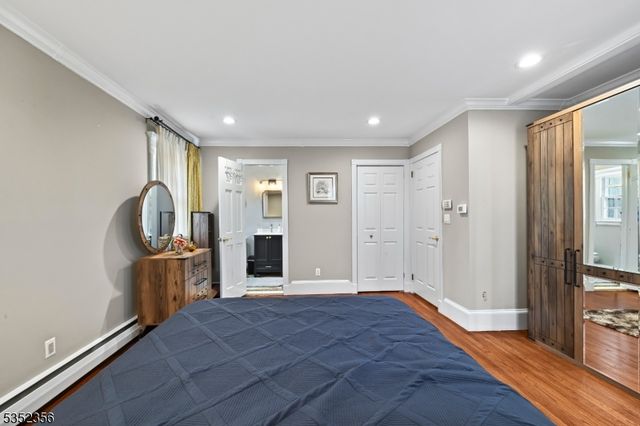 16 Baldwin Ter, Wayne Twp., NJ 07470
