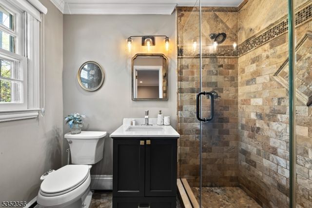 16 Baldwin Ter, Wayne Twp., NJ 07470