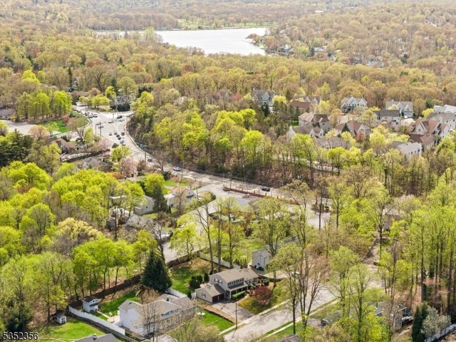 16 Baldwin Ter, Wayne Twp., NJ 07470