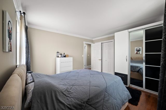 16 Baldwin Ter, Wayne Twp., NJ 07470