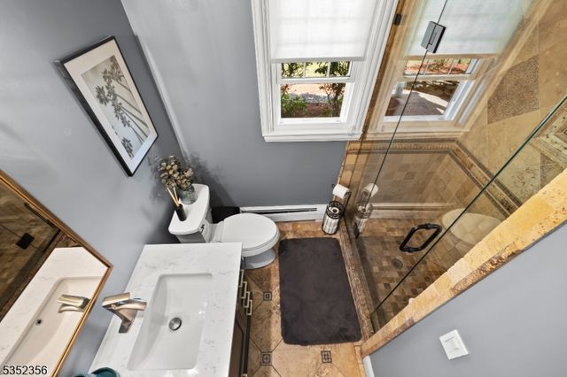 16 Baldwin Ter, Wayne Twp., NJ 07470