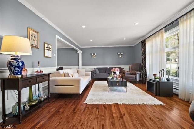 16 Baldwin Ter, Wayne Twp., NJ 07470