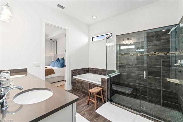 16201 Camden Lakes CIR, Naples, FL 34110