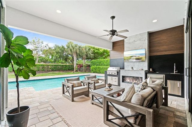 16201 Camden Lakes CIR, Naples, FL 34110