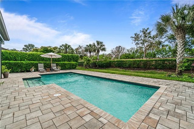 16201 Camden Lakes CIR, Naples, FL 34110