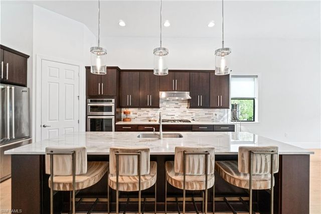 16201 Camden Lakes CIR, Naples, FL 34110