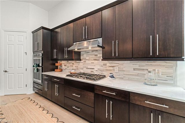 16201 Camden Lakes CIR, Naples, FL 34110